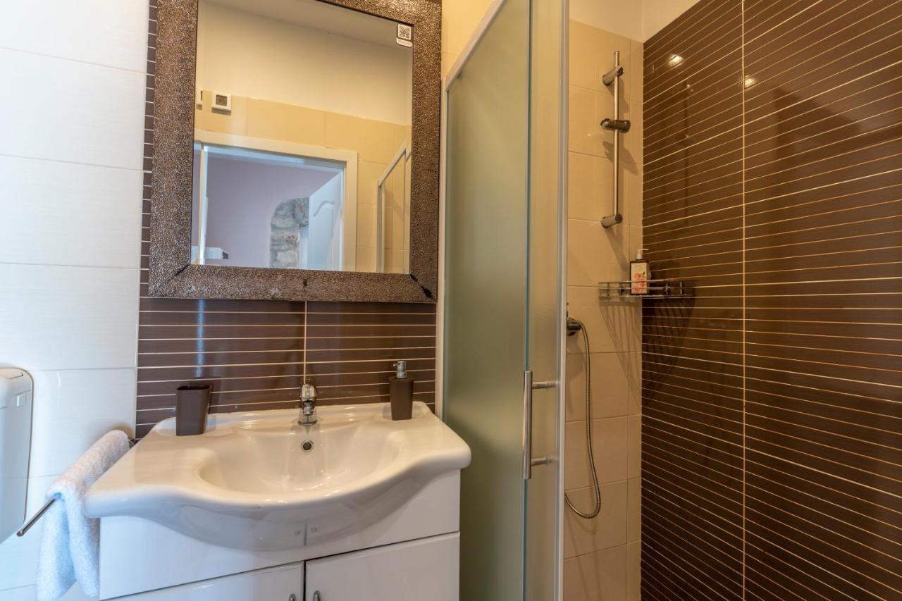 Apartment Anitea พูลา ภายนอก รูปภาพ